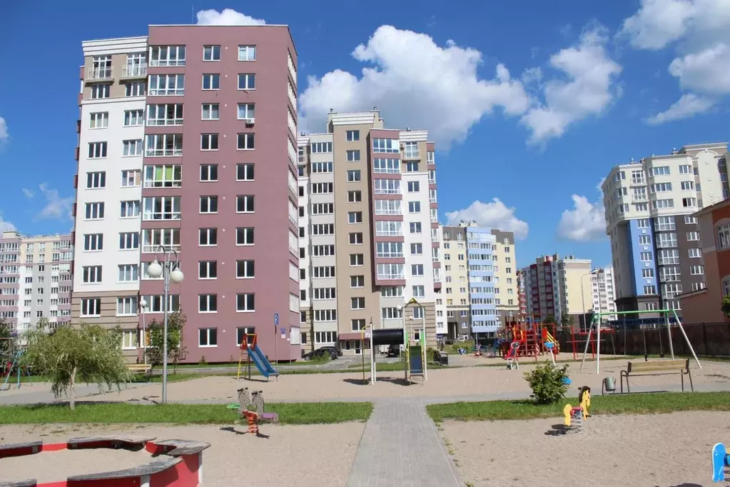 3-к кв. Калининградская область, Калининград ул. Беловежская, 7 (89.77 ... - Фото 0