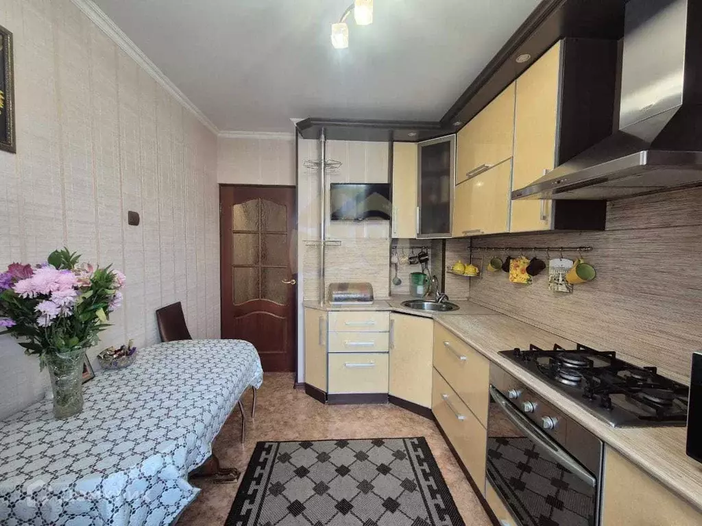 Продаётся 4-к квартира, 72.8 м - Фото 0