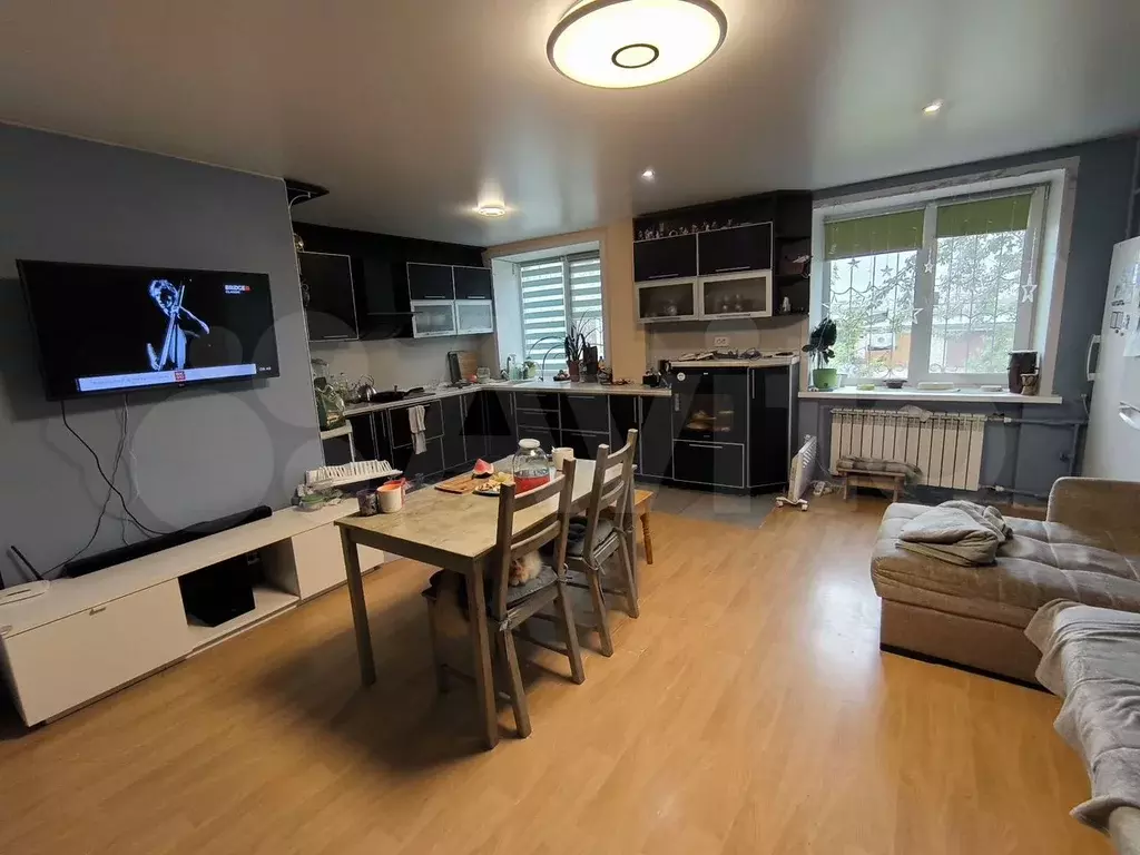 3-к. квартира, 70 м, 1/9 эт. - Фото 0