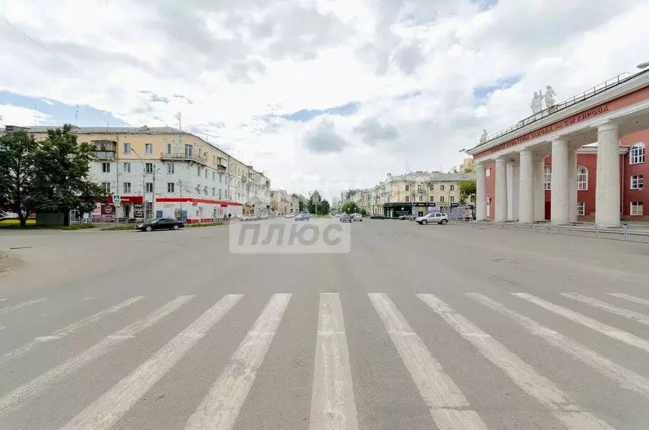 3-комнатная квартира: Копейск, проспект Ильича, 13 (90 м) - Фото 1