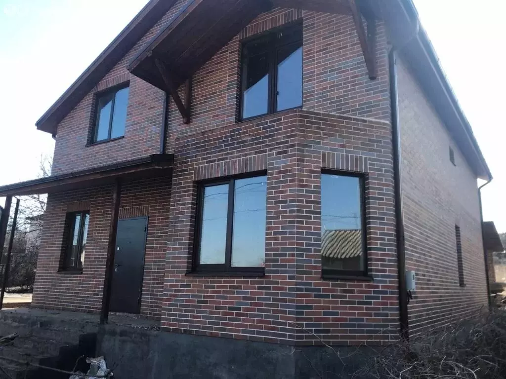 Дом в Ростов-на-Дону, Особенная улица (220 м) - Фото 0