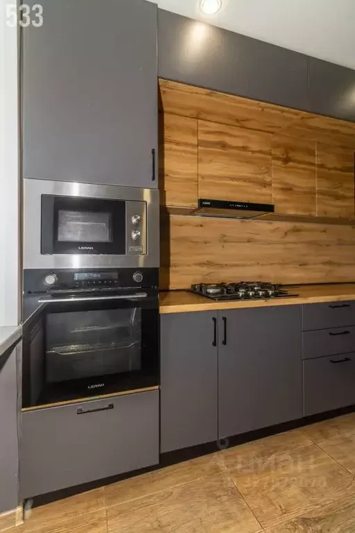 3-к кв. Челябинская область, Челябинск ул. Комарова, 114 (65.5 м) - Фото 1