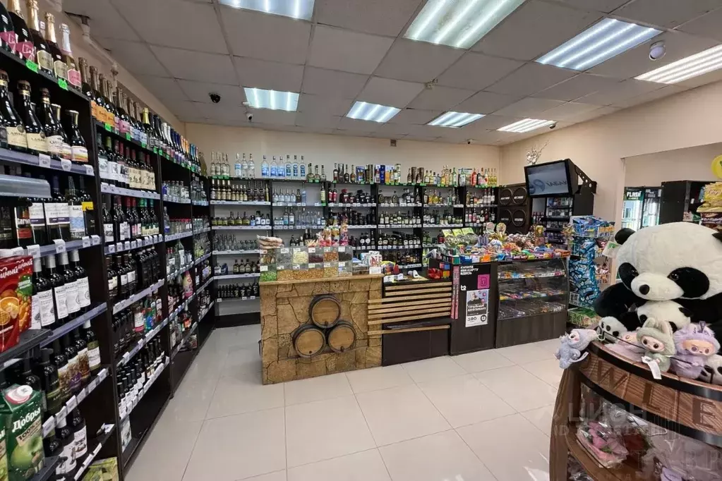 Торговая площадь в Санкт-Петербург ул. Чекистов, 28 (90 м) - Фото 1