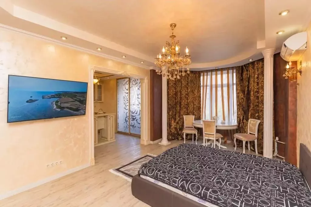1-к кв. Оренбургская область, Оренбург ул. Чкалова, 51/1 (56.0 м) - Фото 0