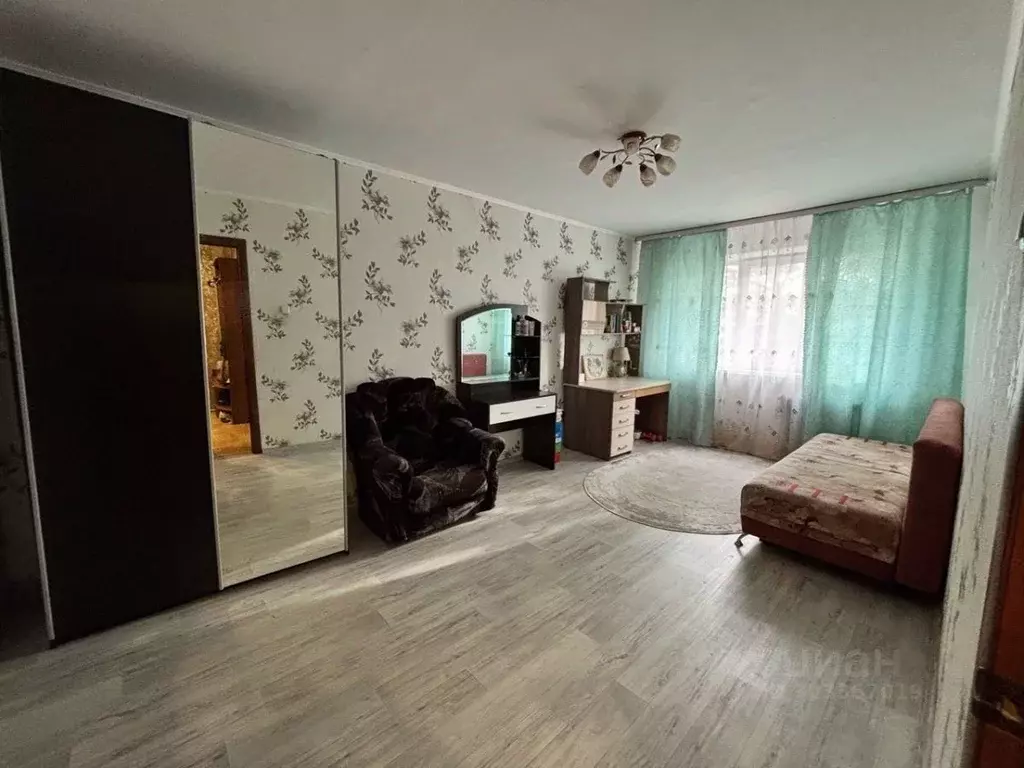 3-к кв. Кемеровская область, Калтанский городской округ, пос. ... - Фото 1