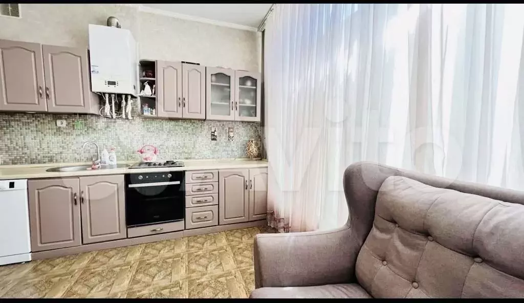 2-к. квартира, 70 м, 1/4 эт. - Фото 0