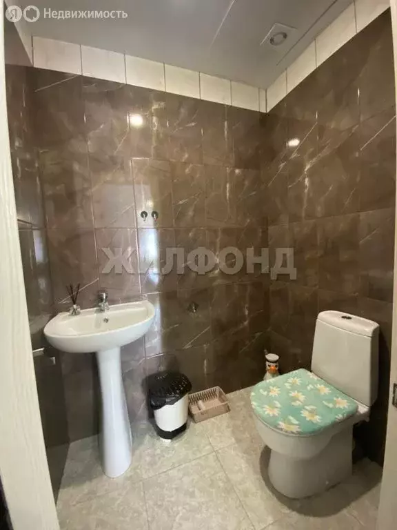 Дом в Кызыл, улица Каа-Хем (170 м) - Фото 0