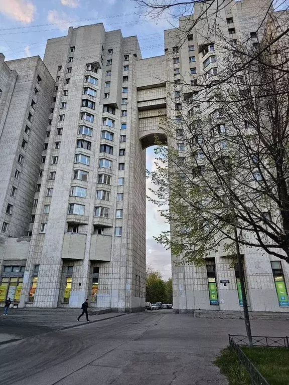 2-к. квартира, 42 м, 10/18 эт. - Фото 0