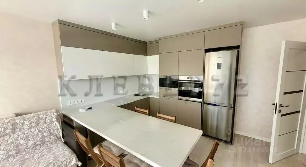 3-к кв. Тюменская область, Тюмень ул. Газовиков, 34 (81.0 м) - Фото 2