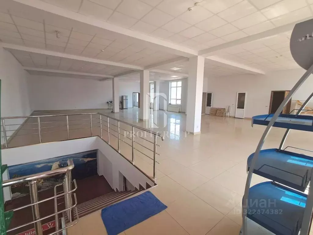 Помещение свободного назначения в Дагестан, Махачкала Батырая ул. (250 ... - Фото 1