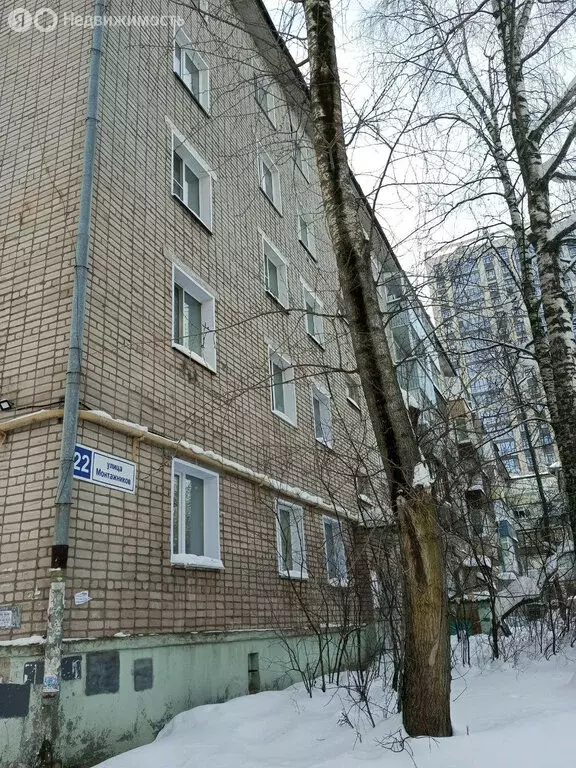 3-комнатная квартира: Киров, улица Монтажников, 22 (61.9 м) - Фото 1