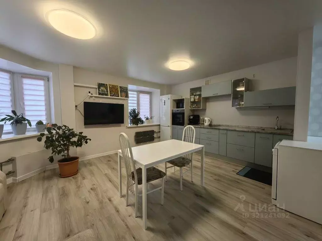 3-к кв. Свердловская область, Екатеринбург ул. Готвальда, 6к2 (69.6 м) - Фото 1