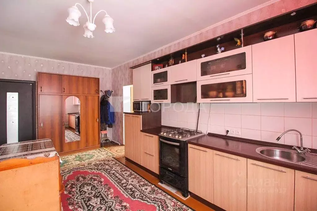 Дом в Алтайский край, Барнаул городской округ, с. Власиха ул. ... - Фото 1