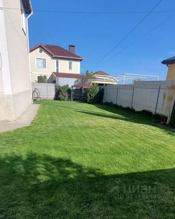 Дом в Ростовская область, Мясниковский район, с. Крым ул. Генерала ... - Фото 0
