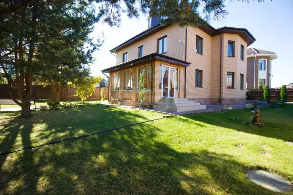 Дом в Калужская область, Калуга Трамплинная ул., 90 (250 м) - Фото 1