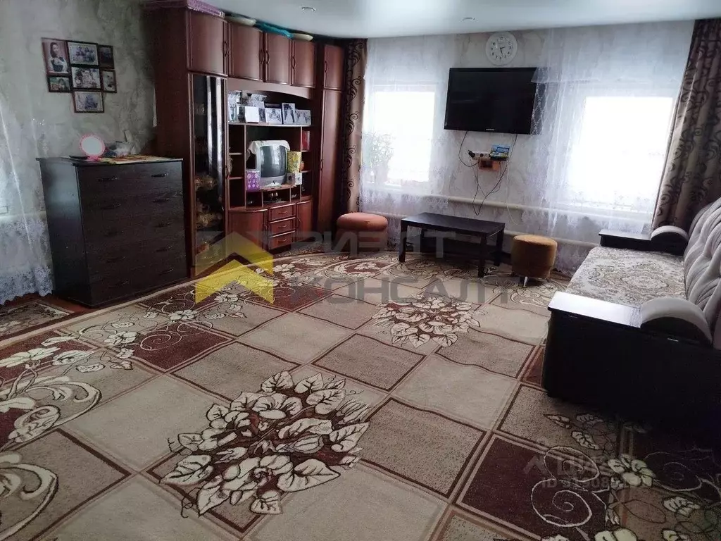 Дом в Омская область, Омск Порт-Артур мкр, ул. Луговая (50 м) - Фото 0