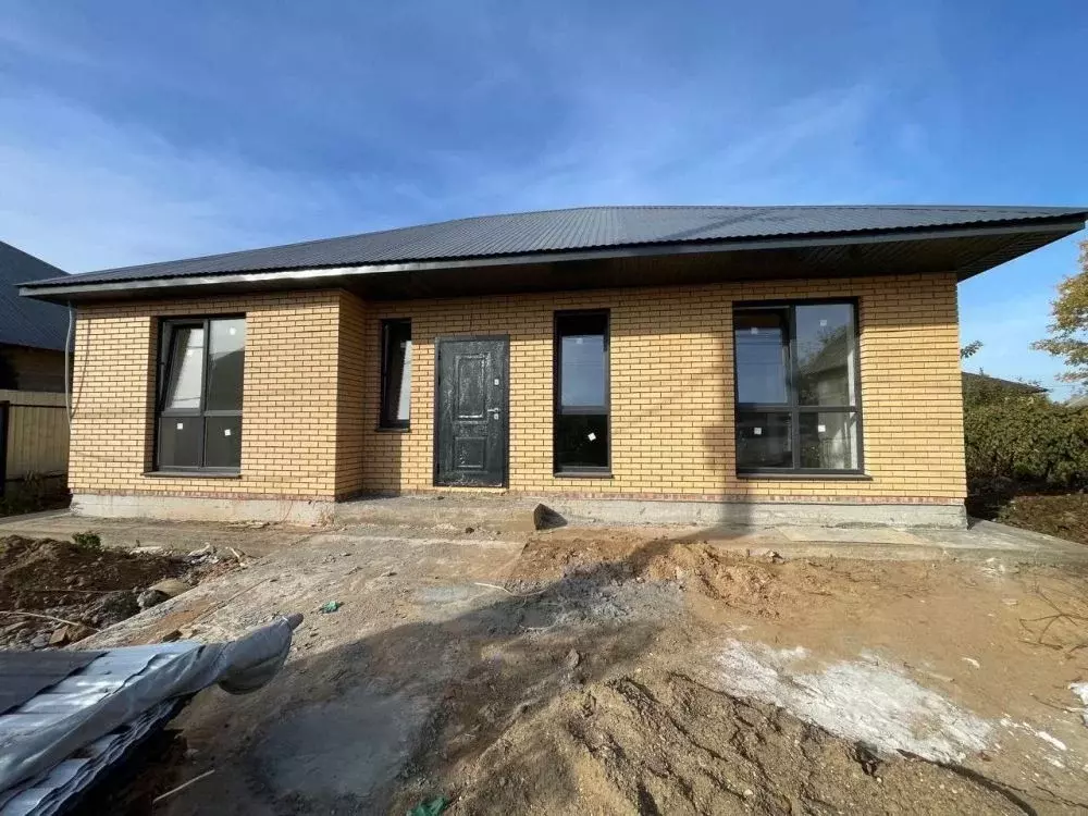 Дом в Оренбургская область, Оренбургский район, Нежинский сельсовет, ... - Фото 1