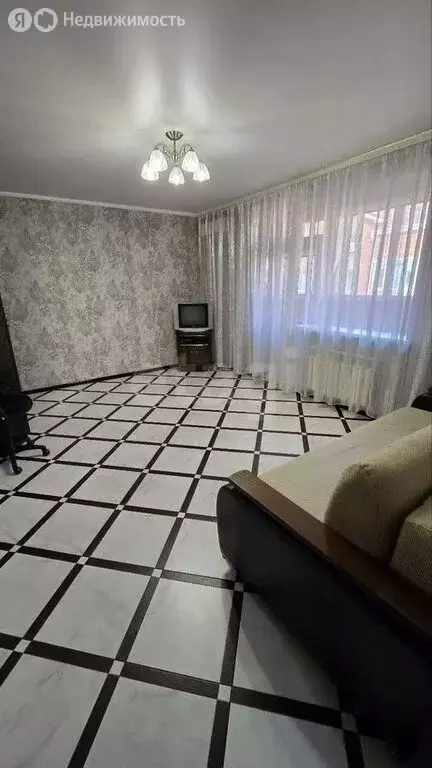 1-комнатная квартира: Батайск, Комсомольская улица, 87к1 (36.1 м) - Фото 1