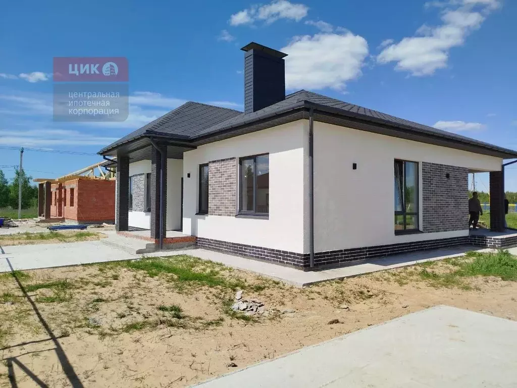 Дом в Рязанская область, Рязанский район, Дубровическое с/пос, с. ... - Фото 1