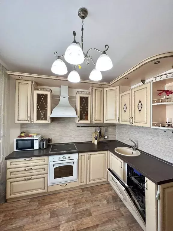 3-к кв. Санкт-Петербург ул. Белышева, 5/6 (77.0 м) - Фото 1