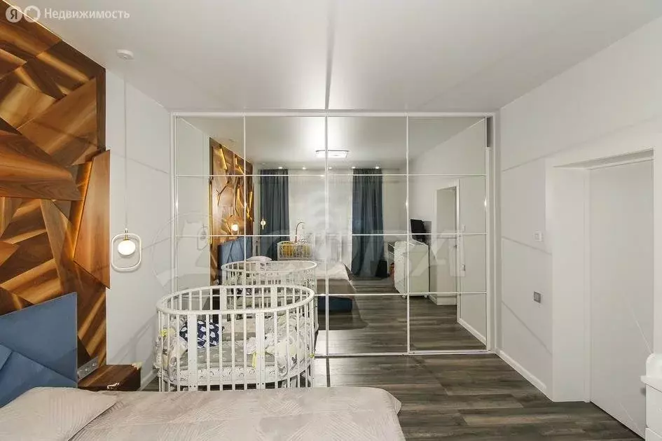 Дом в Тюменский муниципальный округ, микрорайон Луговое 72 (340 м) - Фото 1