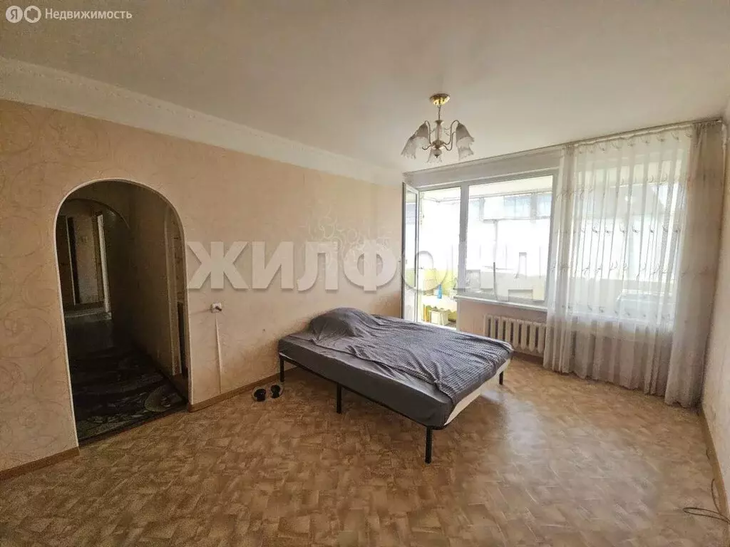 3-комнатная квартира: Тольятти, улица Дзержинского, 77 (60 м) - Фото 0