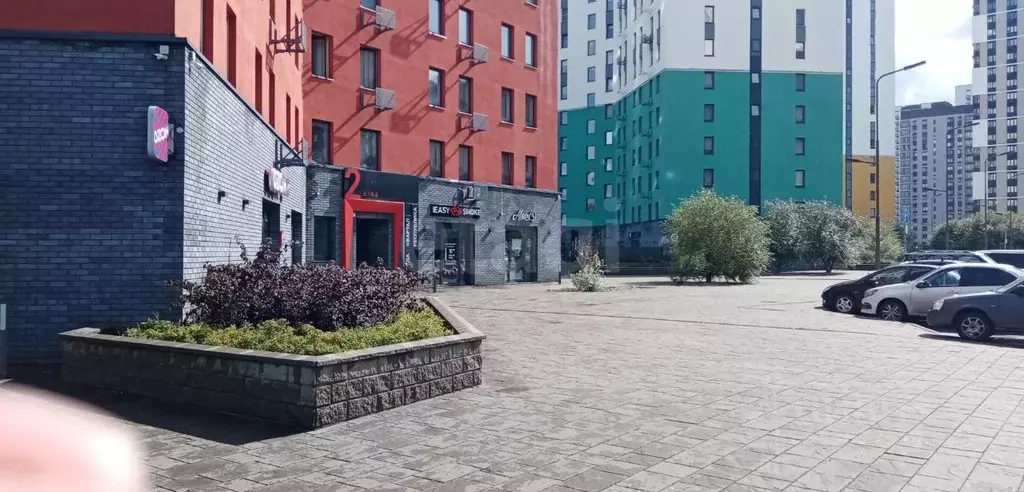 2-к кв. Тюменская область, Тюмень ул. Республики, 204к13 (60.9 м) - Фото 0