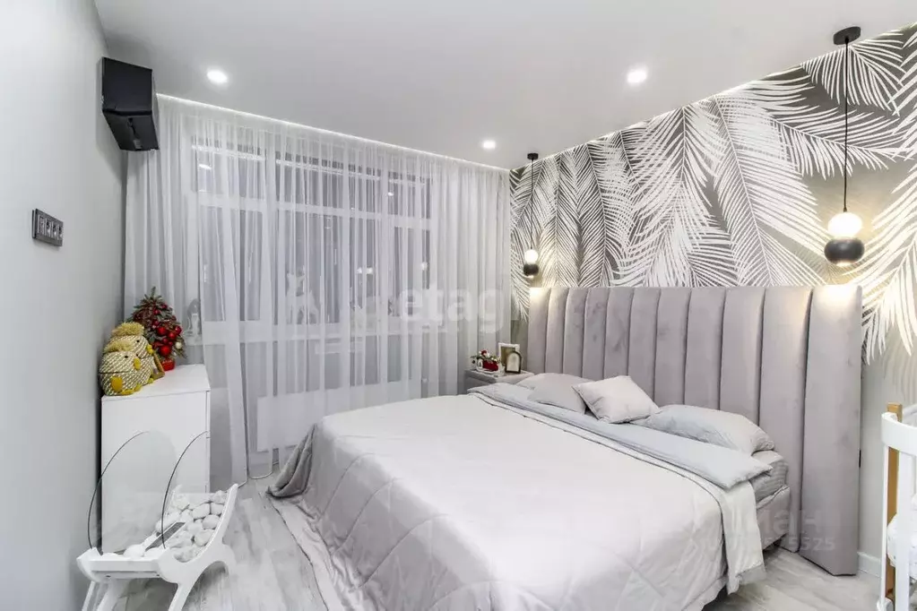 2-к кв. Тюменская область, Тюмень ул. Тимофея Чаркова, 87 (70.0 м) - Фото 1