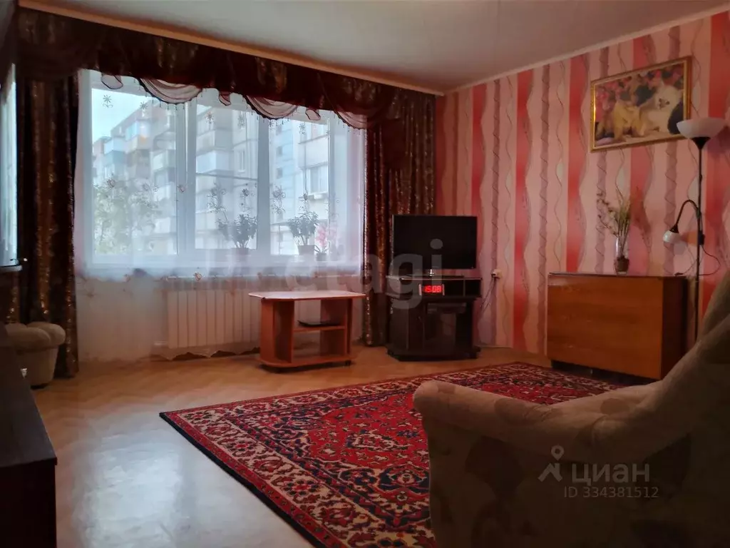 3-к кв. Псковская область, Остров ул. Меркурьева, 14 (69.7 м) - Фото 1