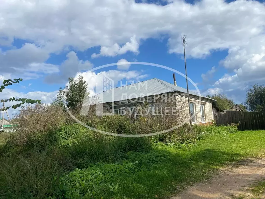 Дом в Пермский край, Чайковский городской округ, с. Альняш ул. Ленина, ... - Фото 1