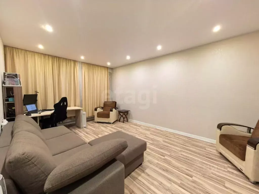 3-к кв. Пермский край, Пермь Хабаровская ул., 54 (84.1 м) - Фото 1