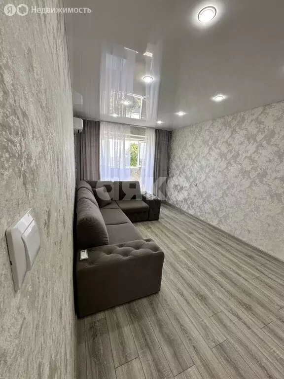 3-комнатная квартира: Темрюк, улица Ленина, 66 (57.8 м) - Фото 0