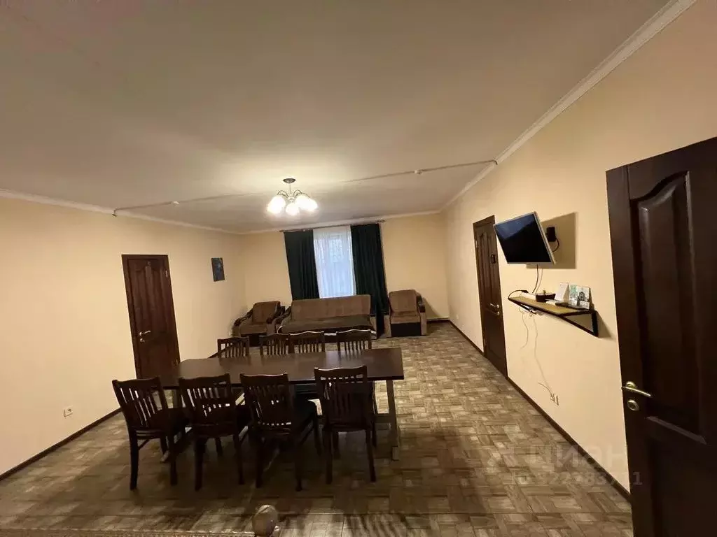 3-к кв. Астраханская область, Астрахань ул. Софьи Перовской, 131 (50.0 ... - Фото 1