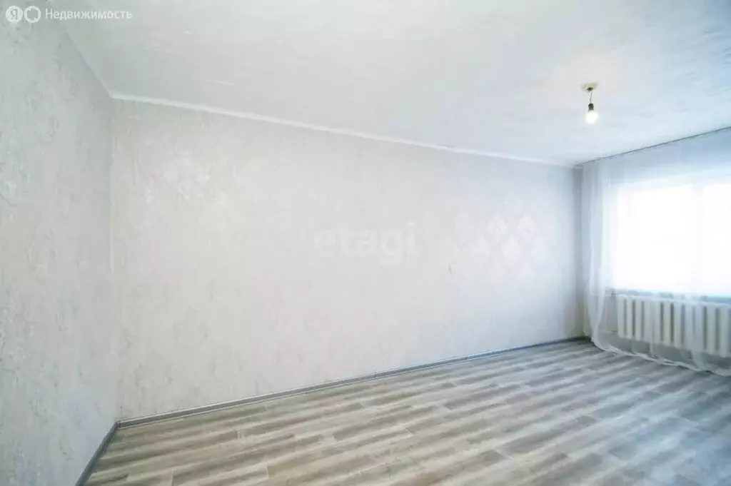 3-комнатная квартира: Омск, улица Завертяева, 31 (61 м) - Фото 2