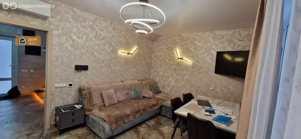 3-комнатная квартира: Евпатория, улица Революции, 9 (75.9 м) - Фото 1