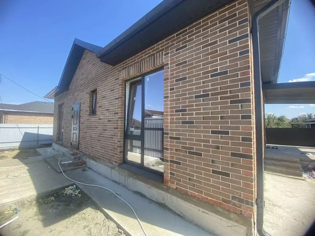 Дом в Краснодарский край, Динской район, Новотитаровская ст-ца ул. ... - Фото 1