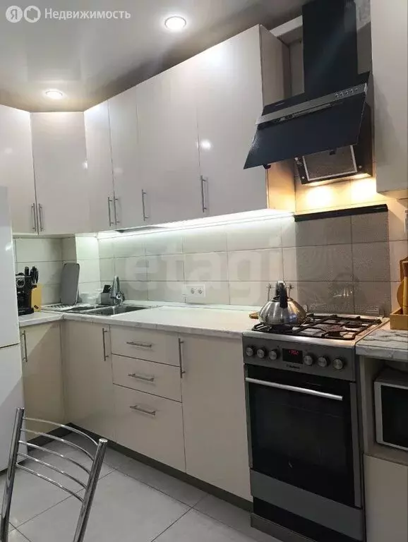 2-комнатная квартира: Омск, улица Химиков, 20 (50 м) - Фото 2