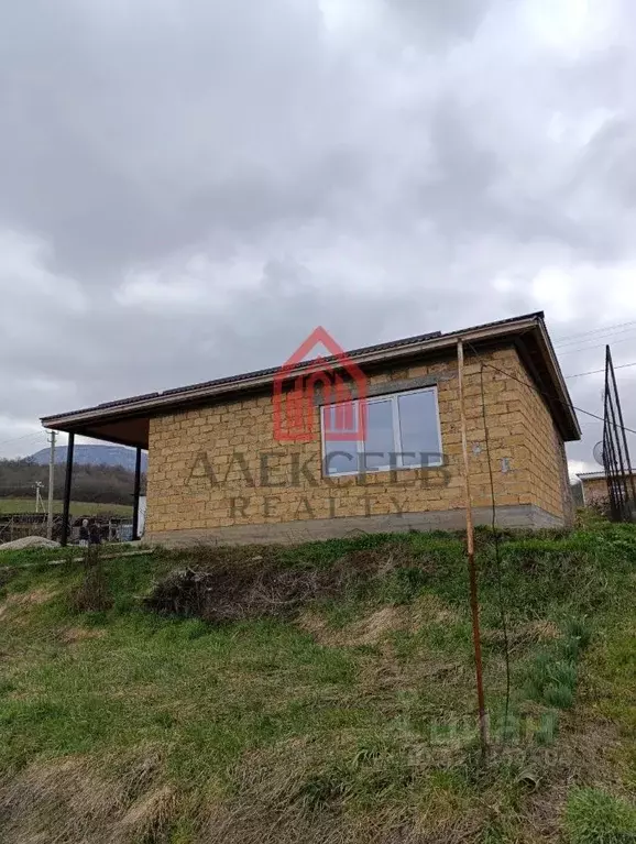 Дом в Крым, Бахчисарайский район, Зеленовское с/пос, с. Плотинное ул. ... - Фото 1