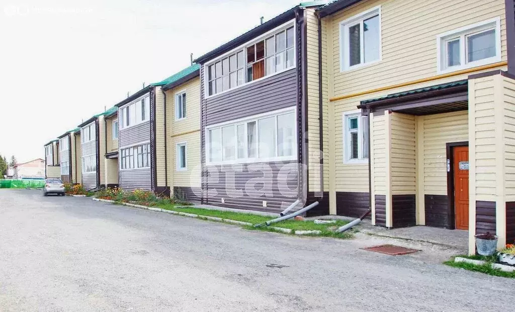 3-комнатная квартира: село Упорово, улица Крупской, 2В (69 м) - Фото 1