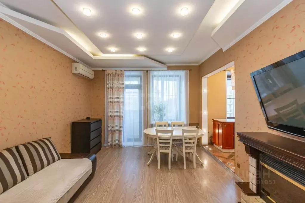 3-к кв. Омская область, Омск просп. Мира, 56 (84.4 м) - Фото 1