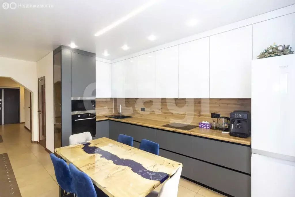 2-комнатная квартира: Тюмень, улица Самарцева, 8 (89.3 м) - Фото 1