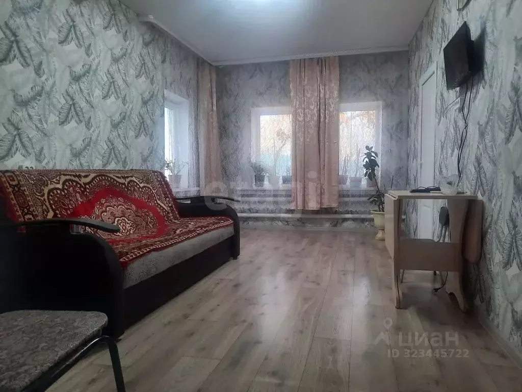 Дом в Саратовская область, Энгельс ул. Маяковского, 136 (50 м) - Фото 1