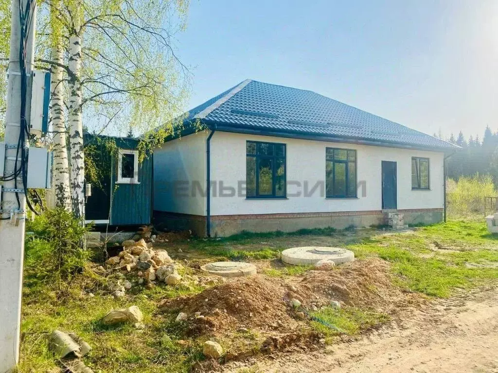 Дом в Калужская область, Перемышльский район, Большие Козлы с/пос, д. ... - Фото 0