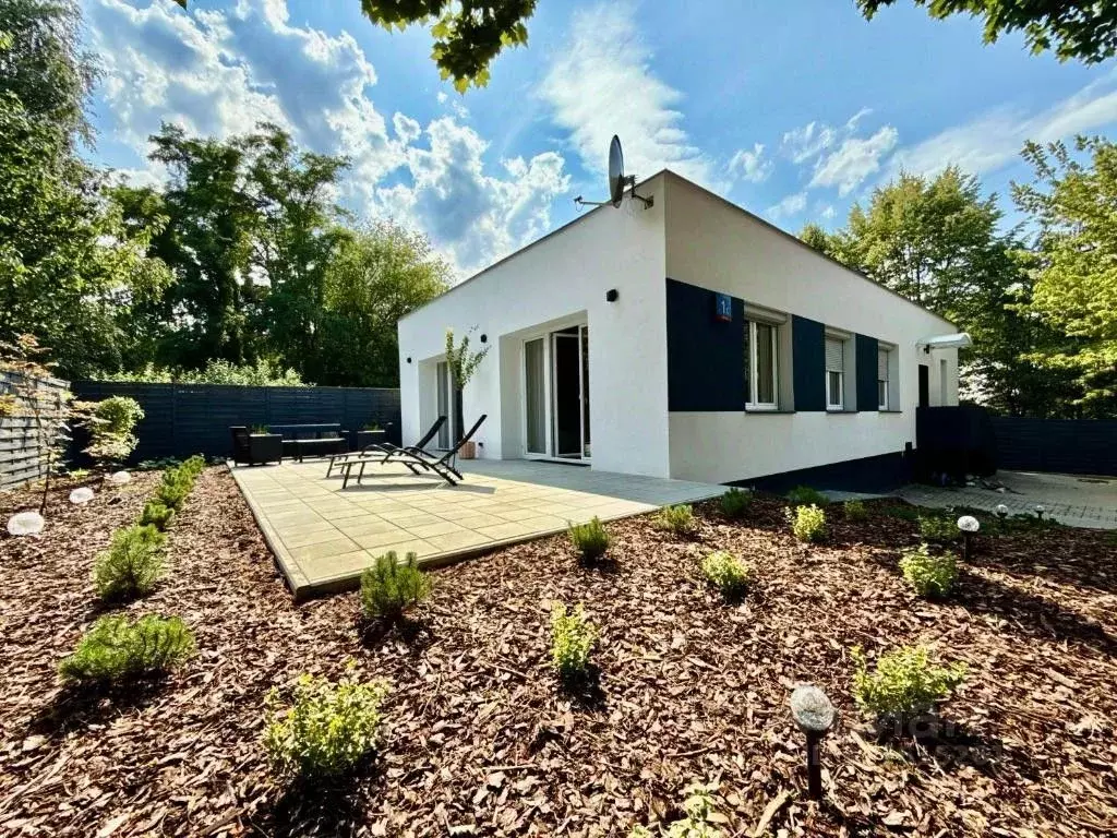 Дом в Краснодарский край, Сочи Адлер жилрайон, ул. 8 Марта (100 м) - Фото 1