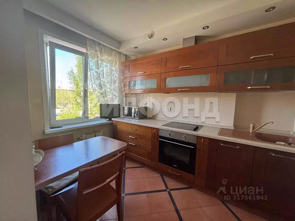 3-к кв. Новосибирская область, Новосибирск Железнодорожная ул., 8 ... - Фото 0