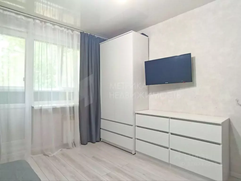 1-к кв. Тюменская область, Тюмень ул. Федюнинского, 13 (33.0 м) - Фото 0