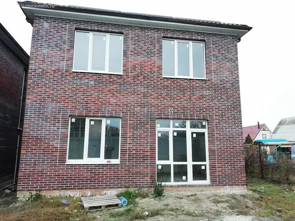 Дом в Ростов-на-Дону, Особенная улица (160 м) - Фото 1
