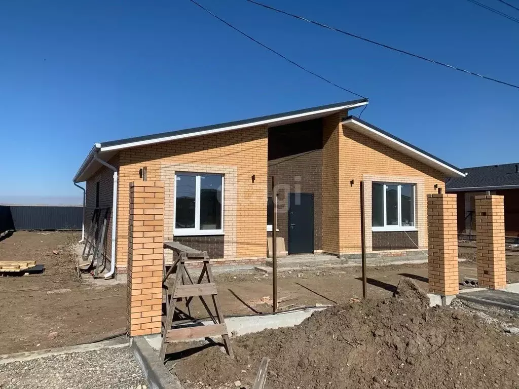Дом в Астраханская область, Приволжский район, пос. Кирпичного Завода ... - Фото 1