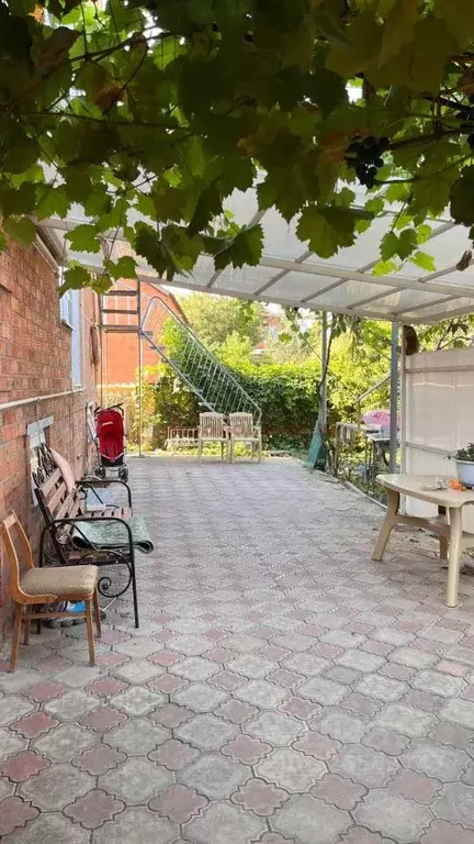 Дом в Краснодарский край, Ейск Ангарская ул. (180 м) - Фото 1