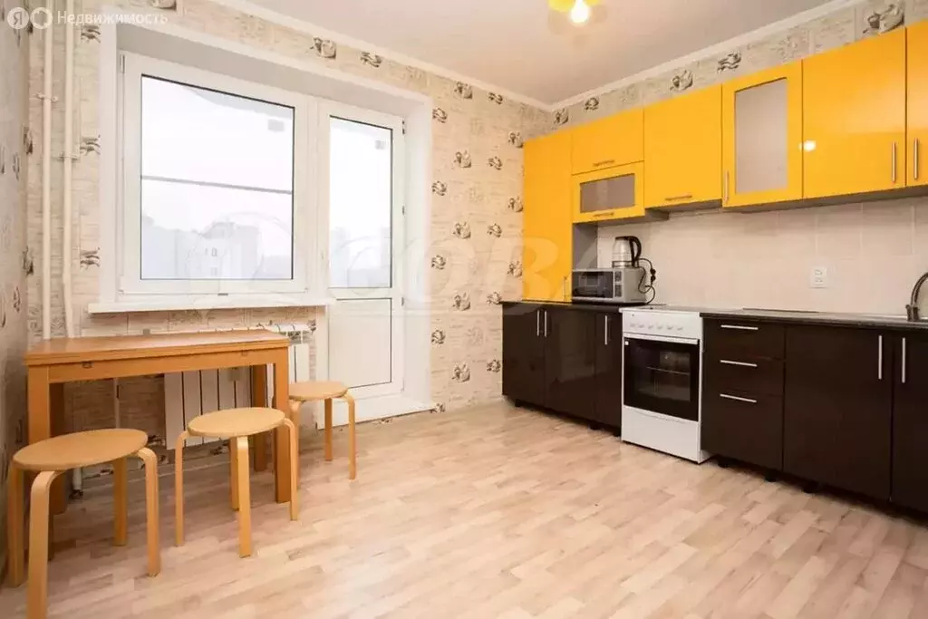 1-комнатная квартира: Тюмень, улица Андрея Бушуева, 6 (42.7 м) - Фото 2